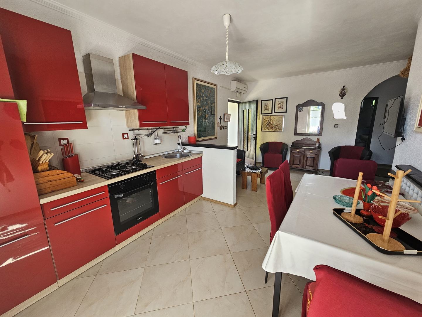 Prodajemo kuću u  Novigradu  blizu mora i plaže