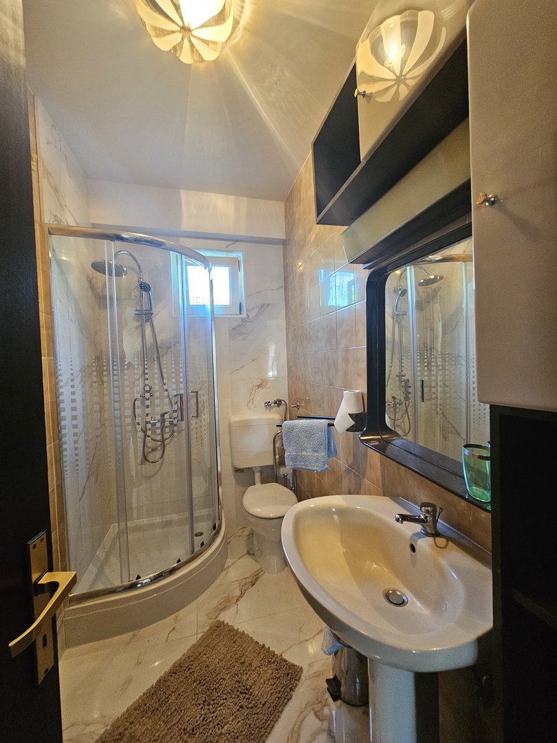 Prodajemo kuću u  Novigradu  blizu mora i plaže