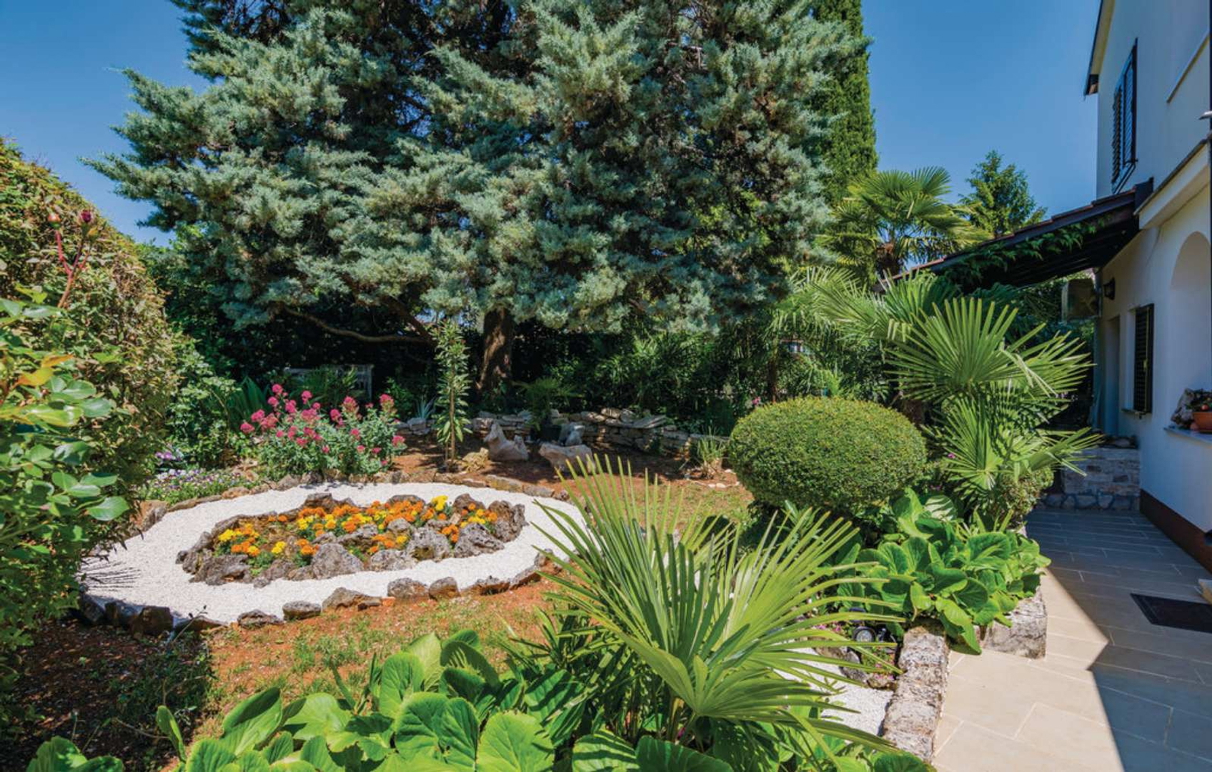 Prodajemo kuću u  Novigradu  blizu mora i plaže