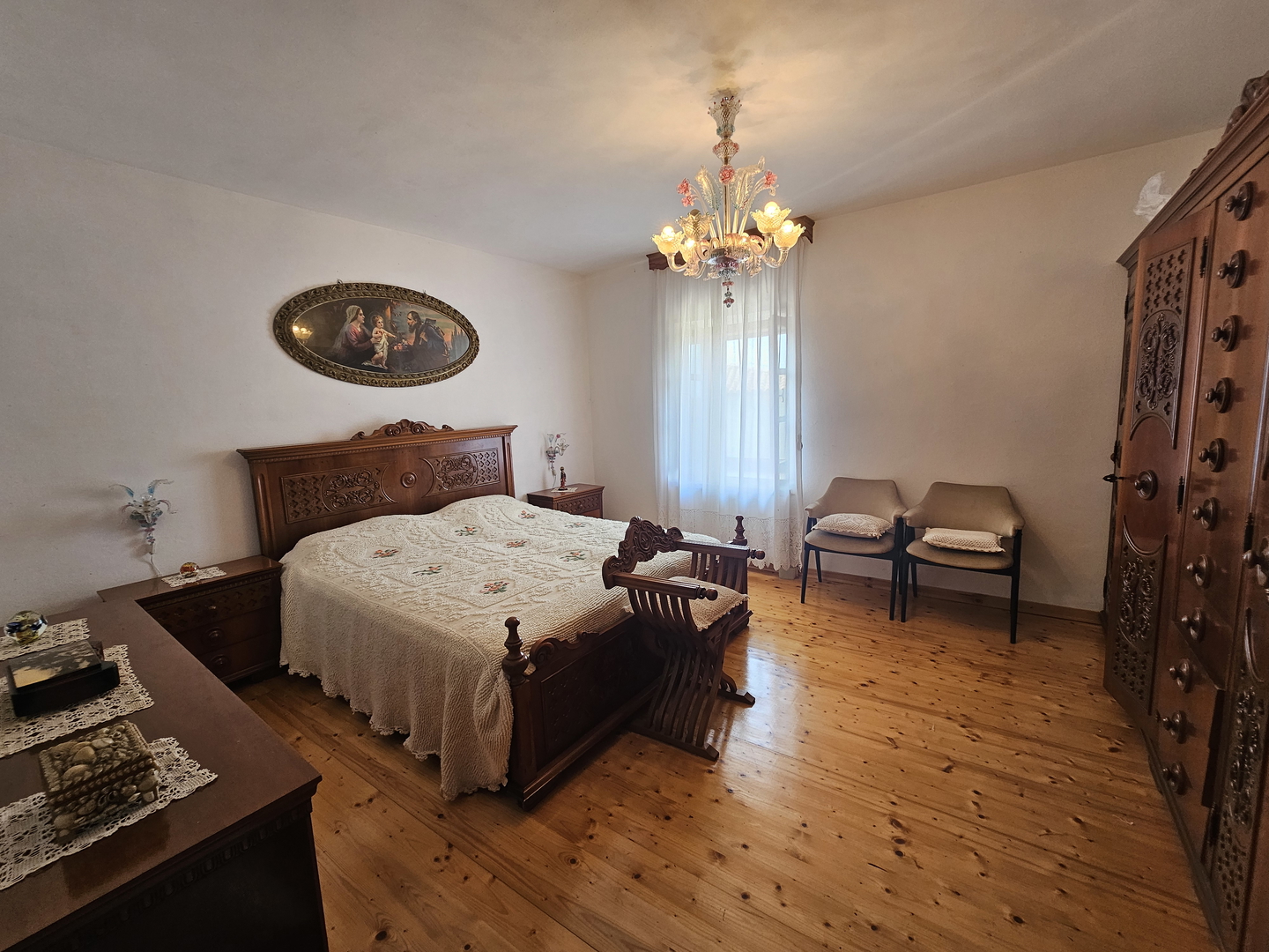 Kamena kuća s velikim dvorištem kod Buja u  Istri