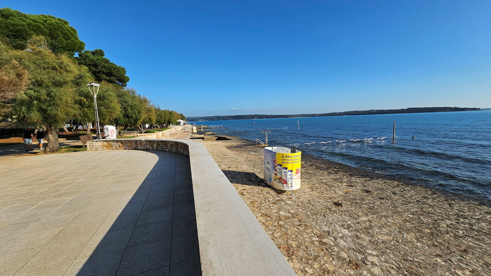 Stan u  Novigradu   u  prizemlju blizu plaže i  mora