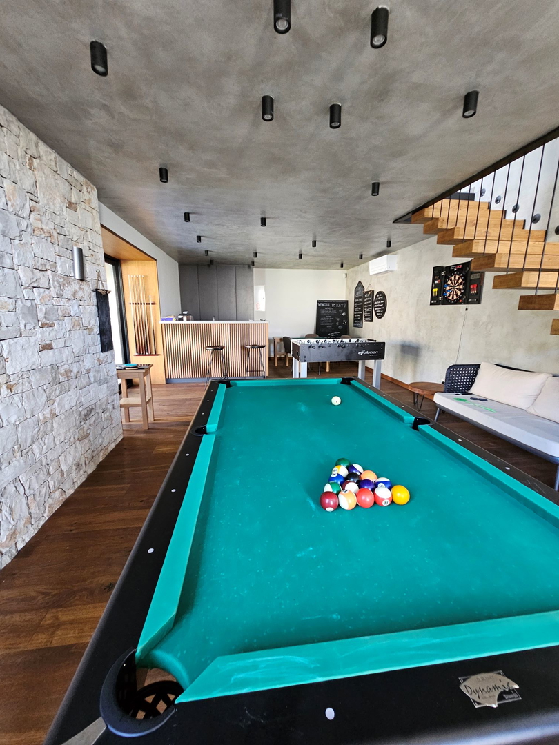 Luxury villas with an open view of the sea, a yard and two swimming pools