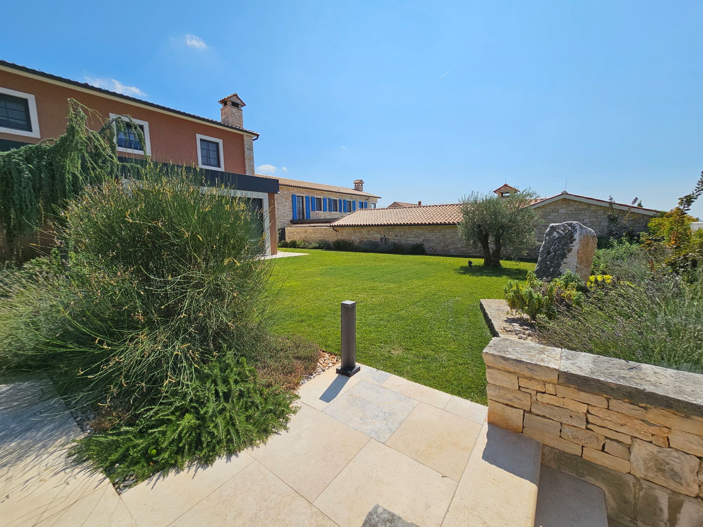 Luxury villas with an open view of the sea, a yard and two swimming pools