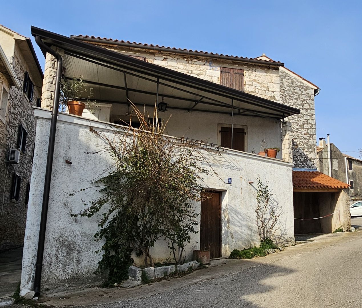 Ein charmantes istrisches Steinhaus in Brtonigla