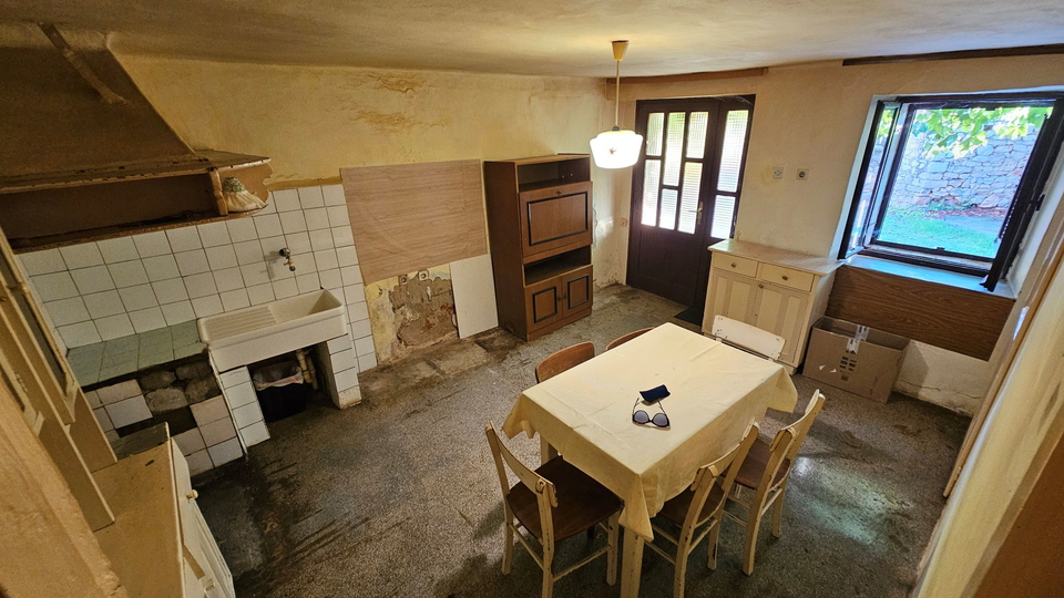 Casa in pietra vicino a San Lorenzo, a soli 2,5 km dalla spiaggia e dal mare