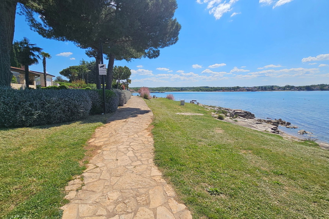 Terreno edificabile vicino a Karigador