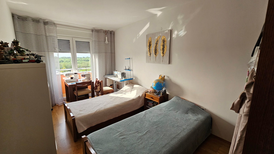Charming Apartment with a Sea View in Brtonigla near Novigrad