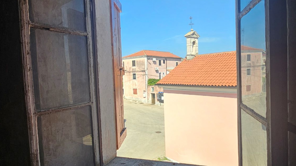 Casa in pietra nel centro di Brtonigla