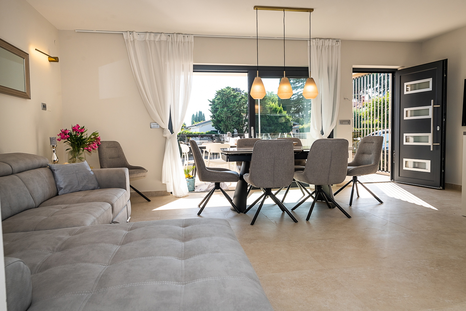 New apartment in Novigrad just 300 m from the sea for long-term rent