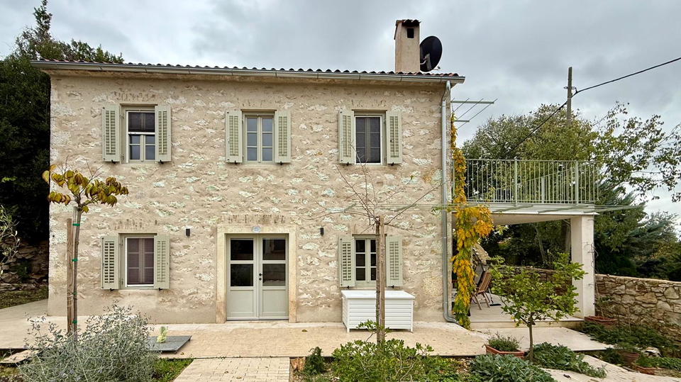 Nova kamena ku&cacute;ica u Brtonigli  s pogledom na more