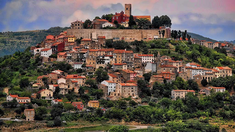 BUILDING PLOT NEAR MOTOVUN