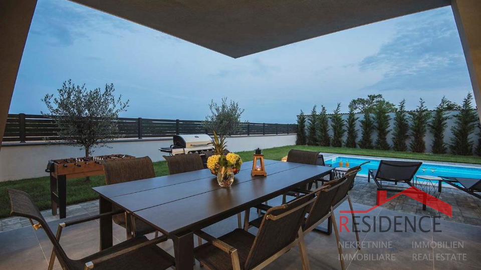 Jadreški, bellissima villa nuova con piscina