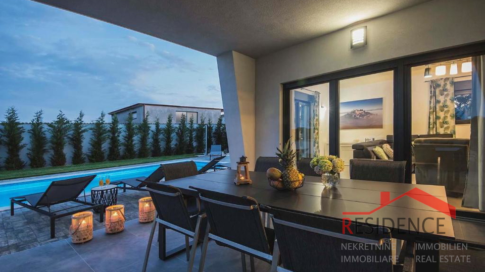 Jadreški, bellissima villa nuova con piscina