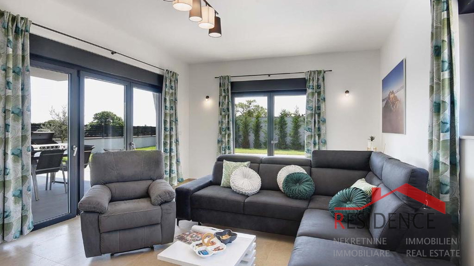 Jadreški, bellissima villa nuova con piscina