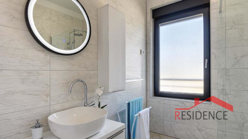 Jadreški, bellissima villa nuova con piscina