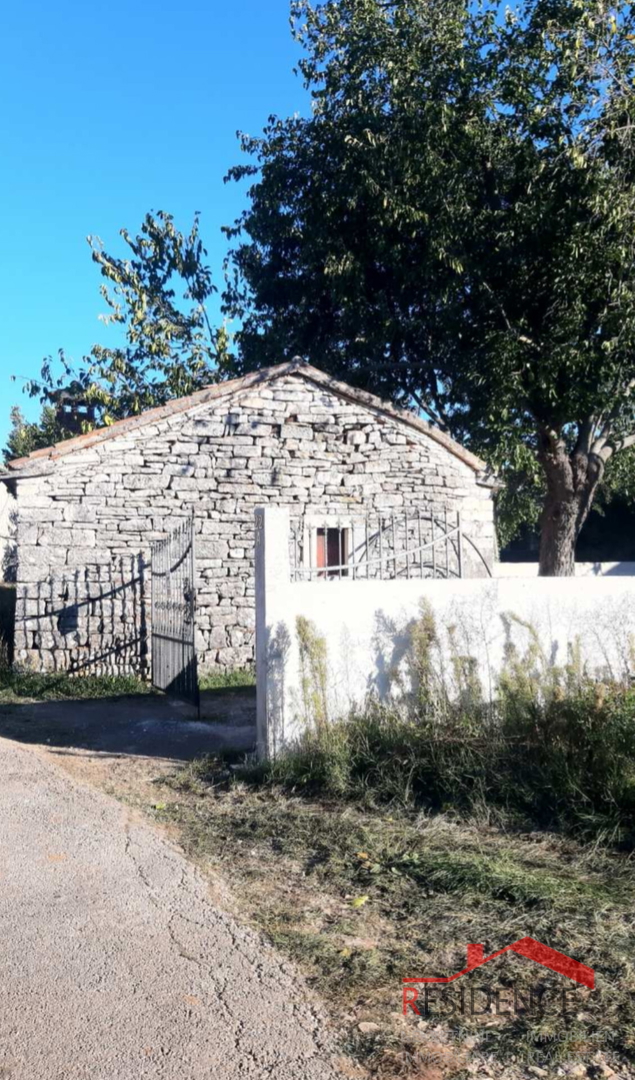 Žminj,  istarska kamena kuća, pomoćni objekt, okućnica