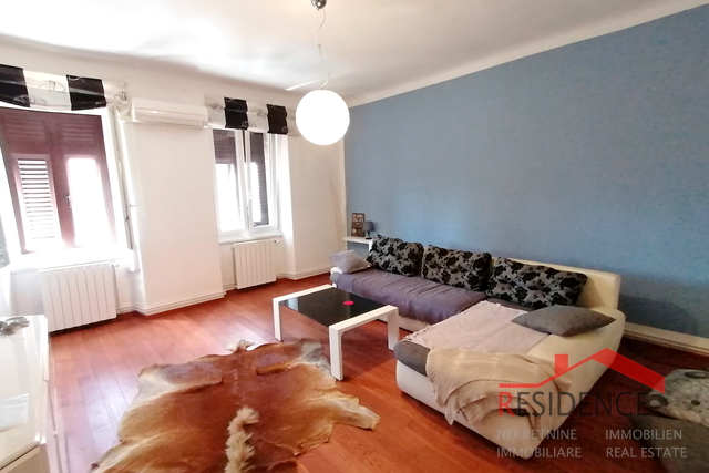 APARTMENT IN PULA- CENTER, SECOND FLOOR, COMPLETELY RENOVATED