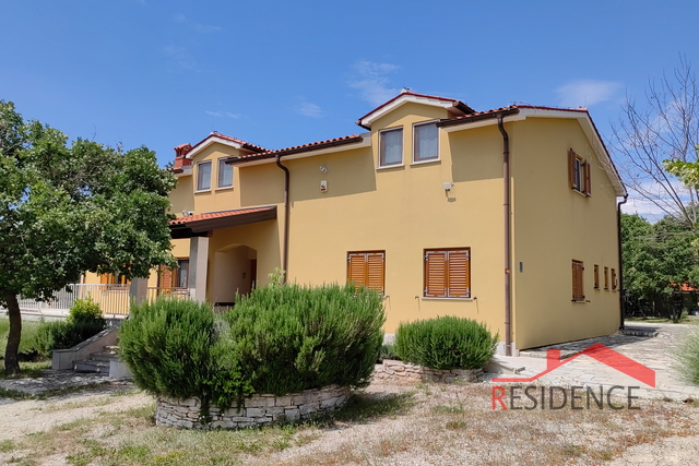 Extraordinary, specific real estate, Villa in the vicinity of Svetvinčent