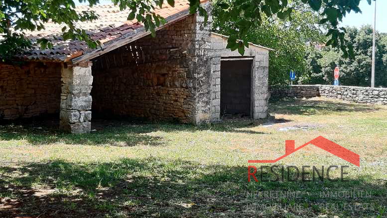 ROVINJSKO SELO, STEINHAUS ZUR RENOVIERUNG