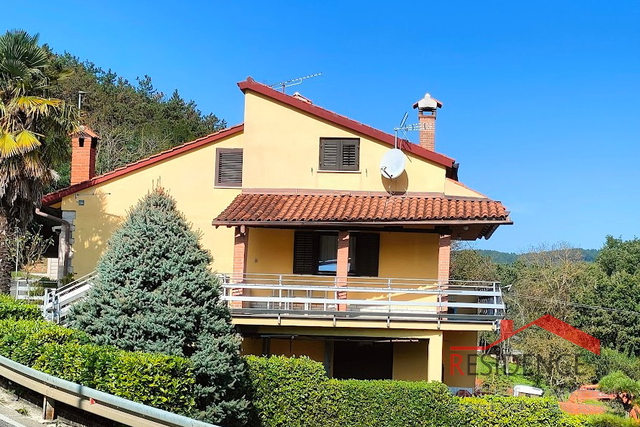 Pazin, casa con bellissima vista sul Monte Učka