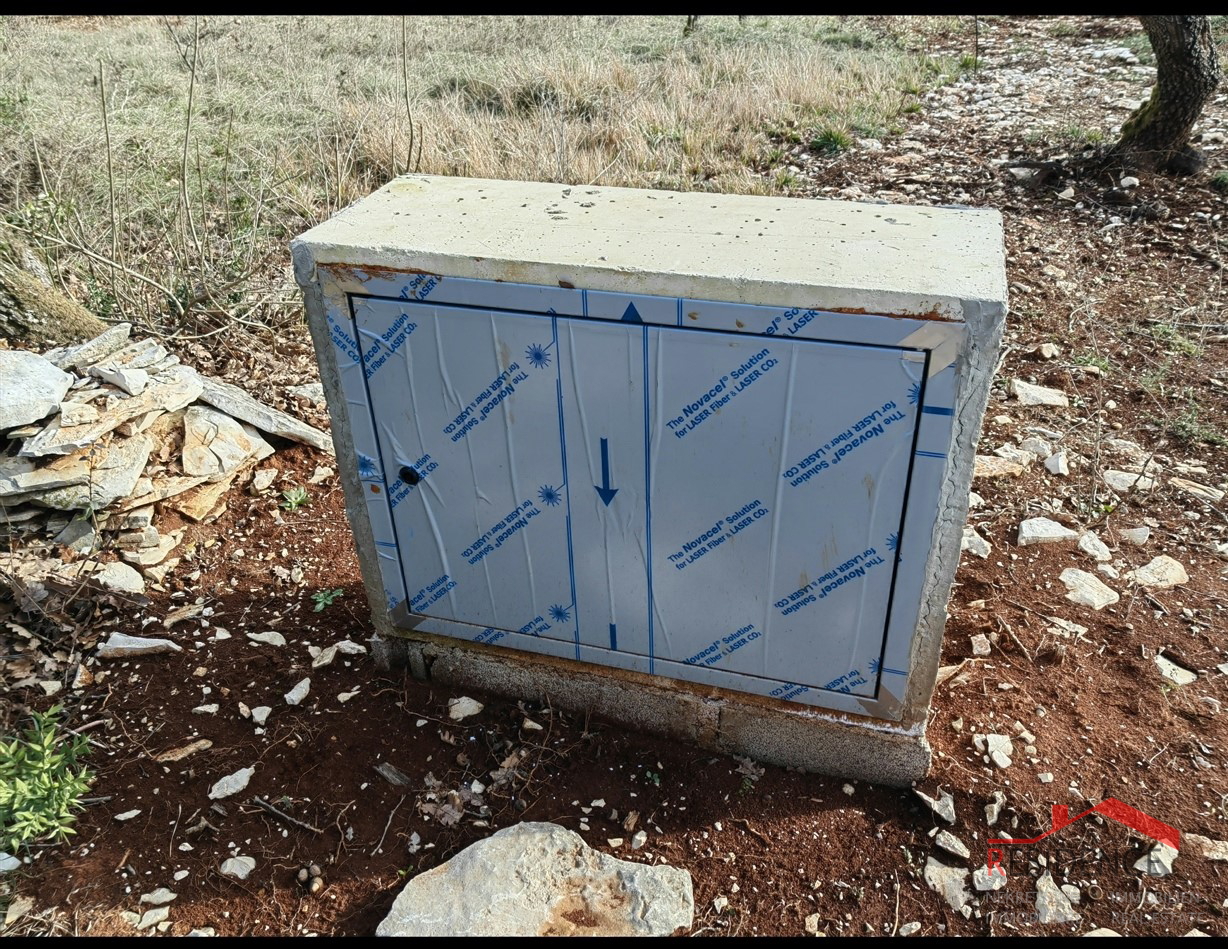 Building plot with building permit, electricity and water in Sveti Kirin