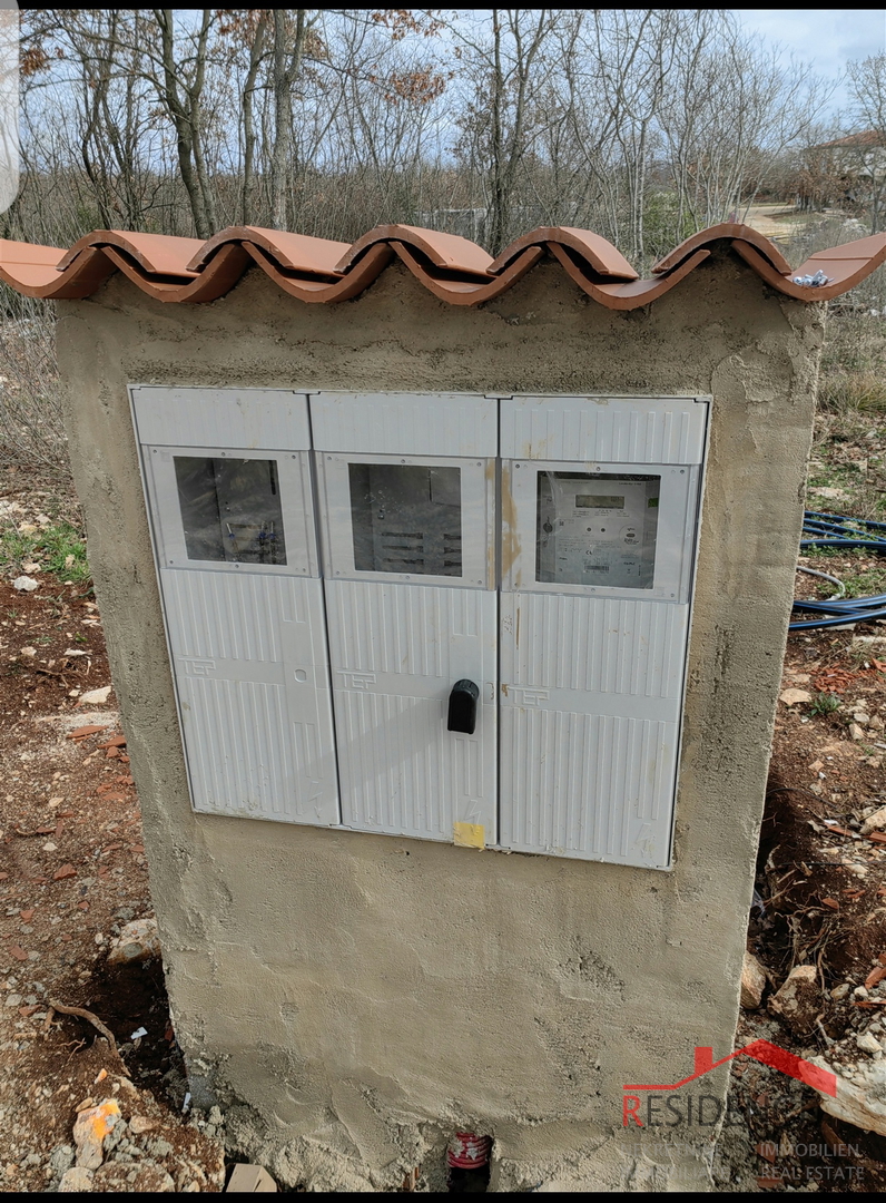 Building plot with building permit, electricity and water in Sveti Kirin