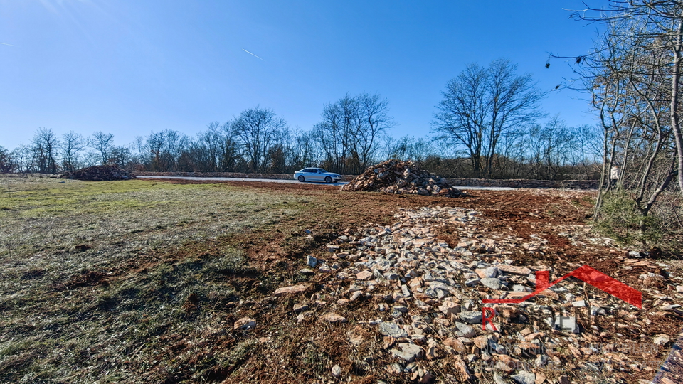 Terreno edificabile con permesso di costruzione a Sveti Kirin