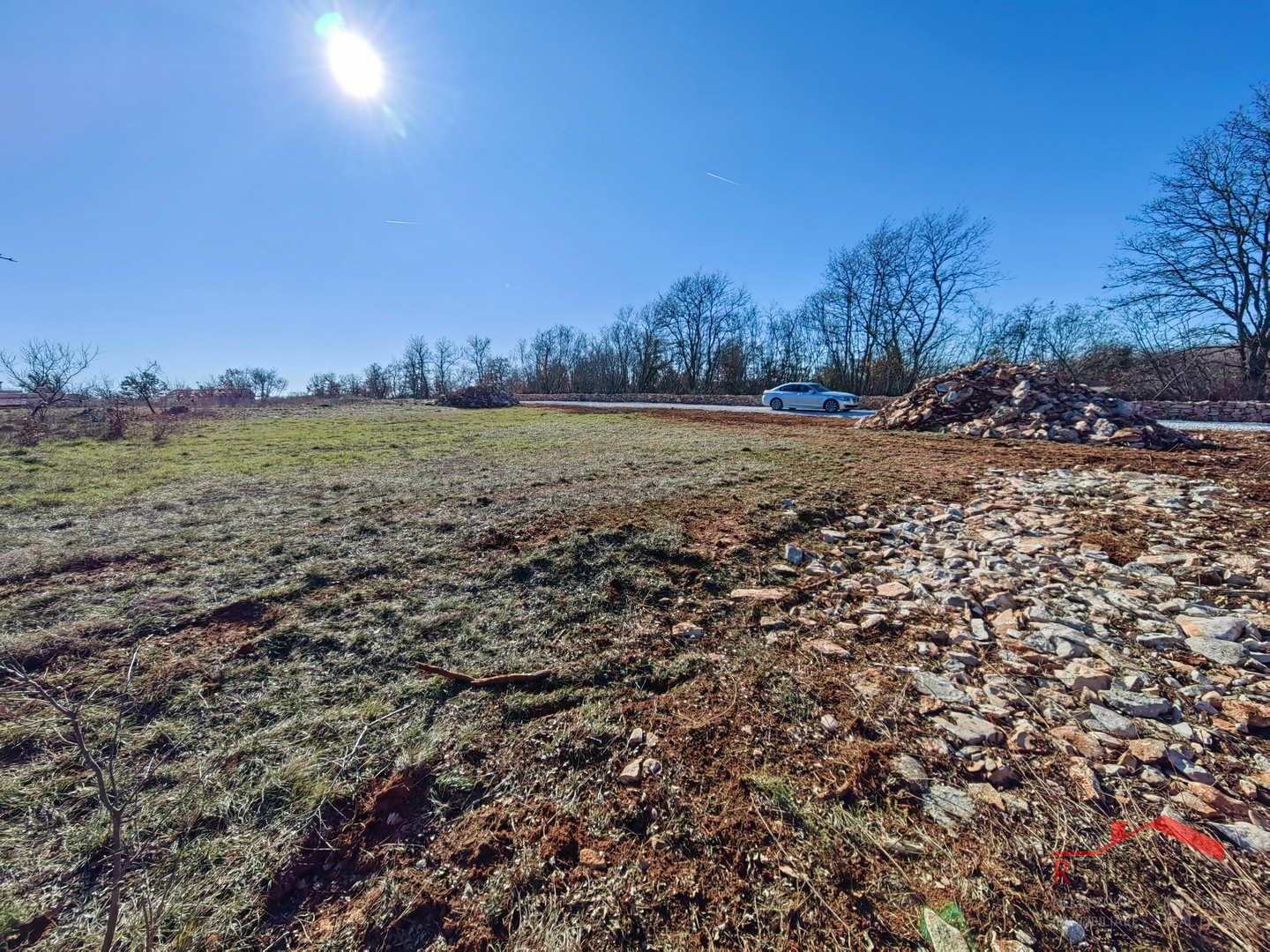 Building plot with building permit, electricity and water in Sveti Kirin