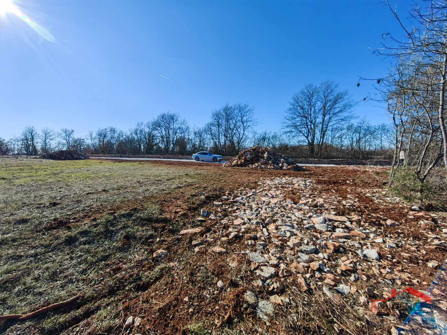 Building plot with building permit, electricity and water in Sveti Kirin