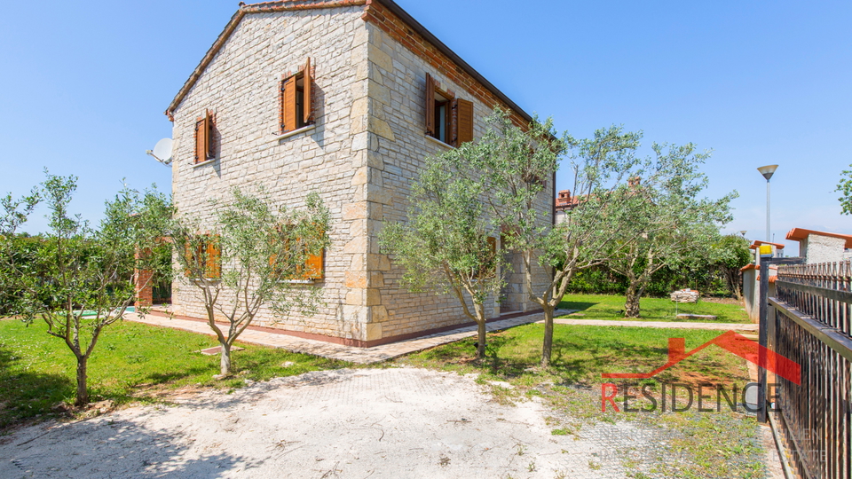 Villa con piscina a Paradiž