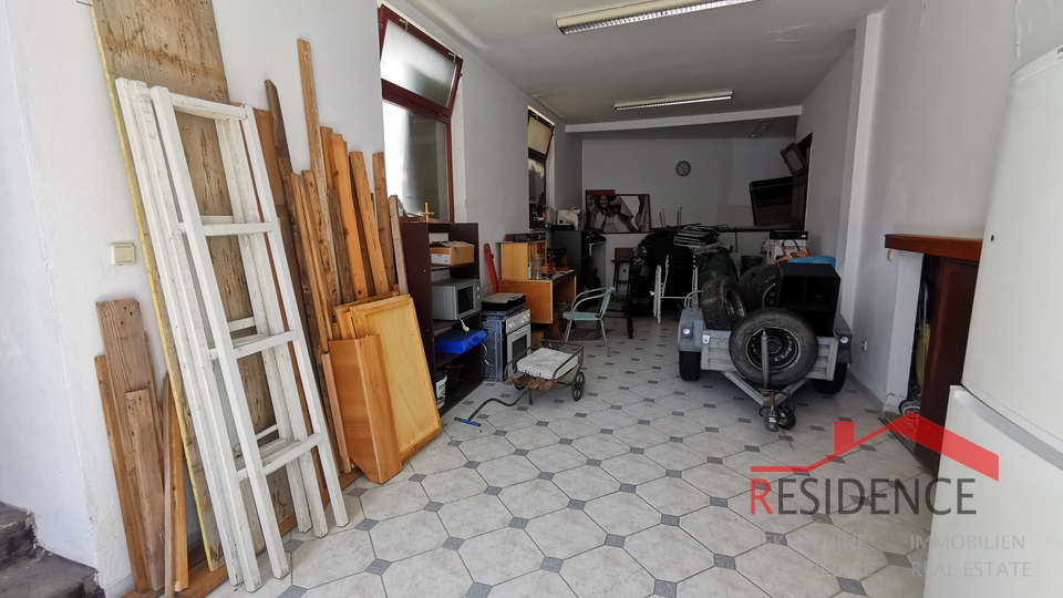 House, 211 m2, For Sale, Pula - Centar