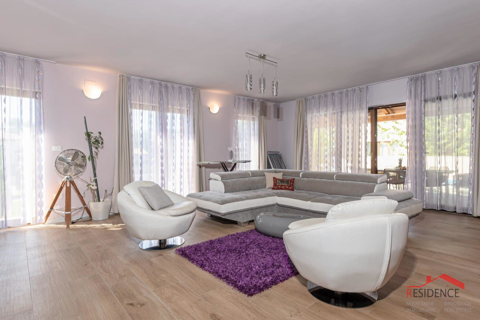 Banjole-Volme, prekrasan stan u prizemlju sa bazenom