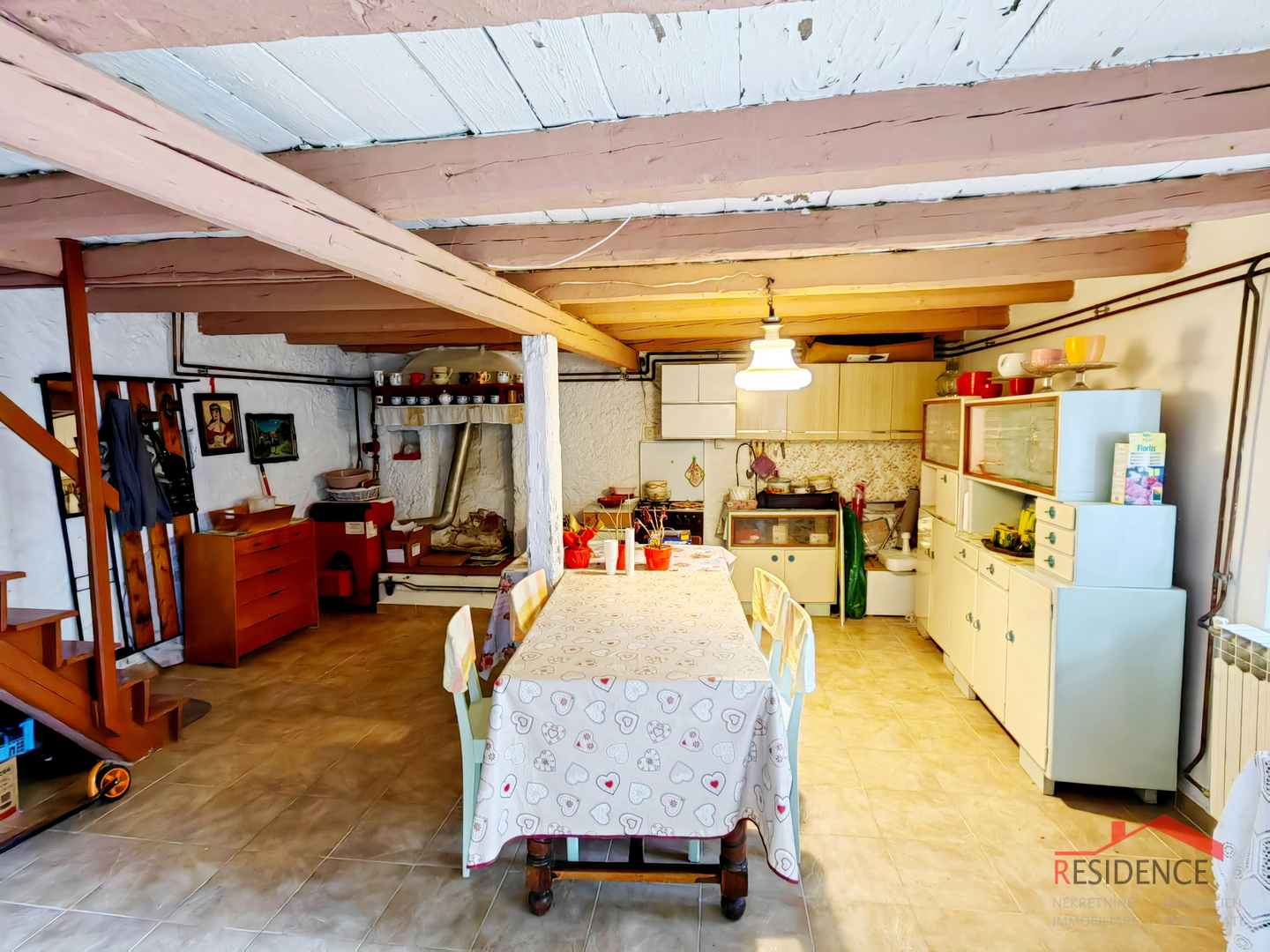 Galižana, kuća u centru s garažom