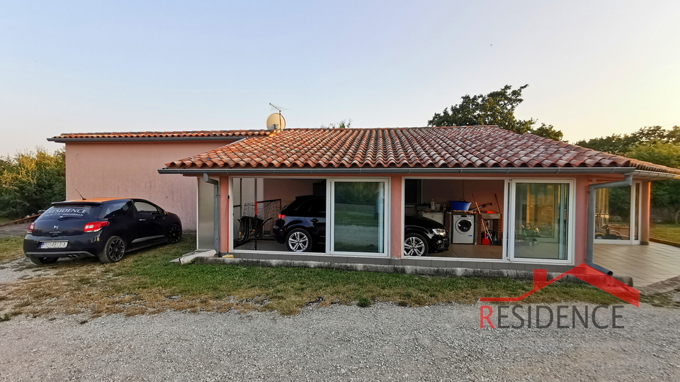 Marčana - Umgebung, einstöckiges Haus mit großem Garten und Garage