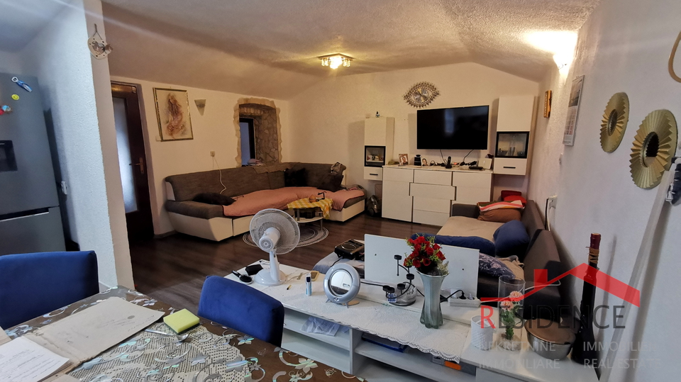 Pula, Zentrum, Wohnung im oberen Erdgeschoss mit 1 Schlafzimmer