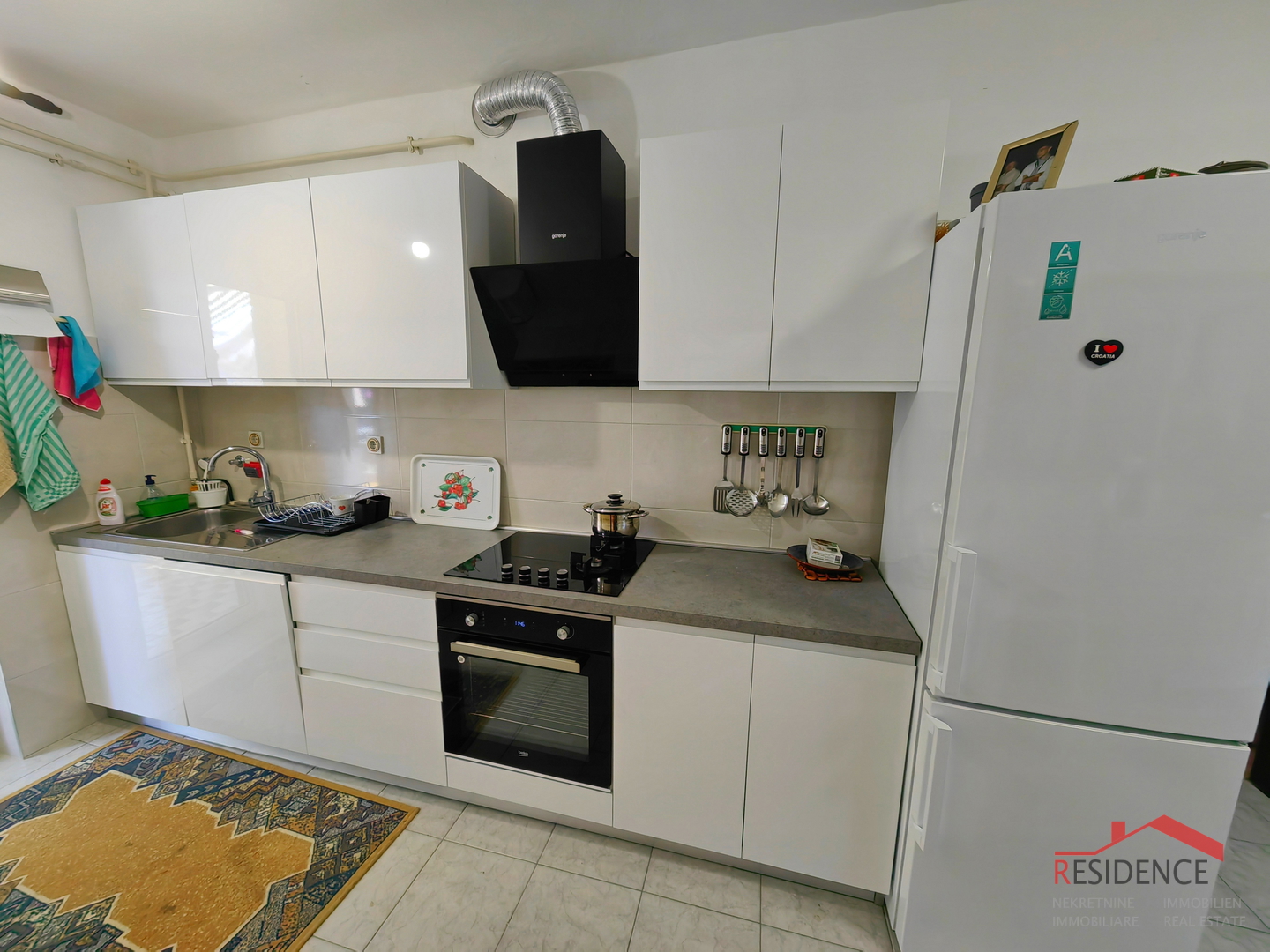 EKSKLUZIVNA PRODAJA KUĆE U BANJOLAMA, POGLED NA MORE