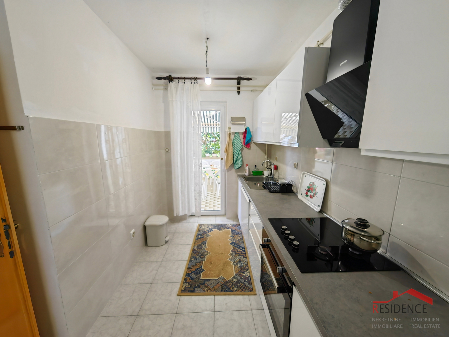 EKSKLUZIVNA PRODAJA KUĆE U BANJOLAMA, POGLED NA MORE