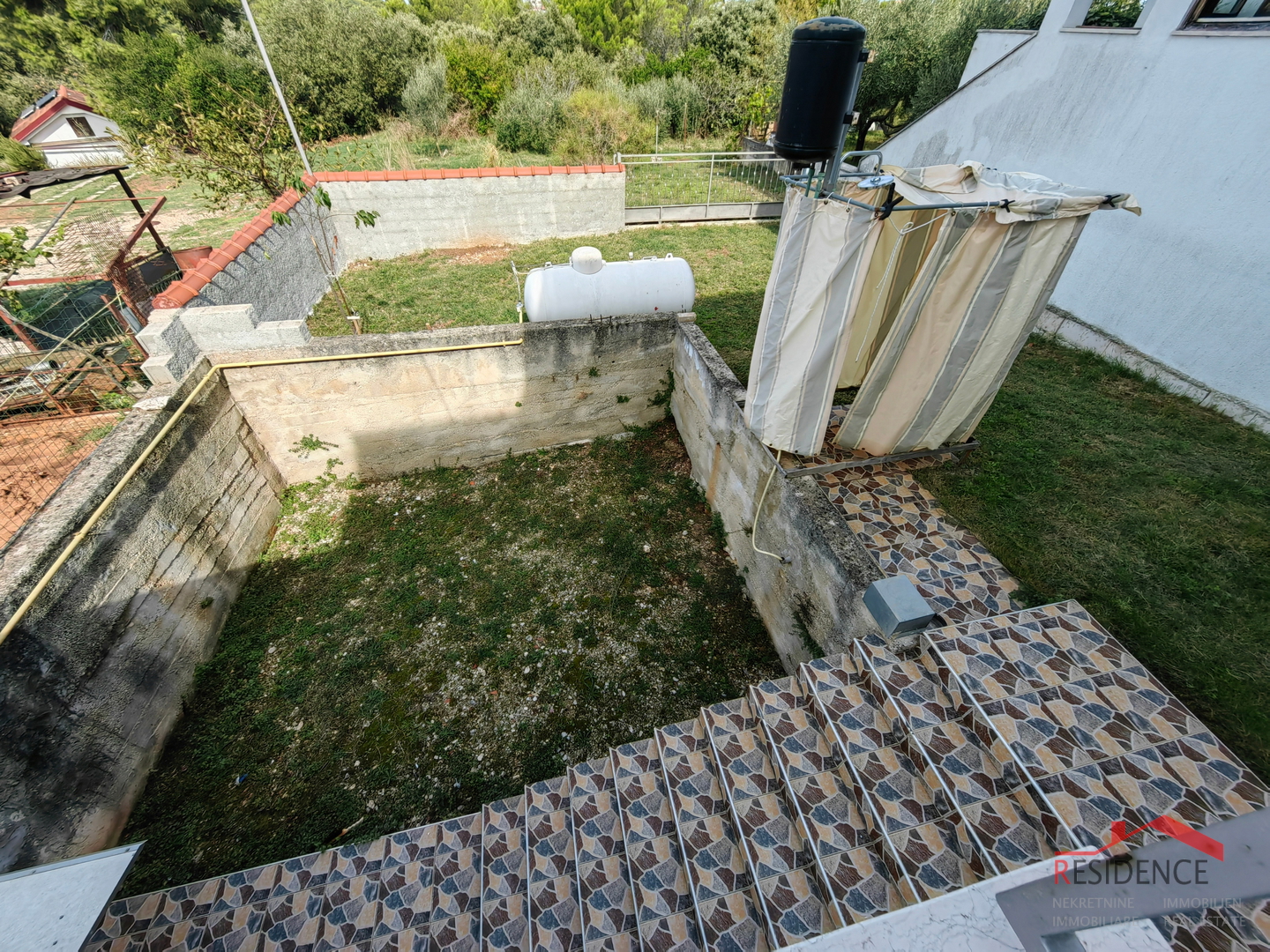 EKSKLUZIVNA PRODAJA KUĆE U BANJOLAMA, POGLED NA MORE