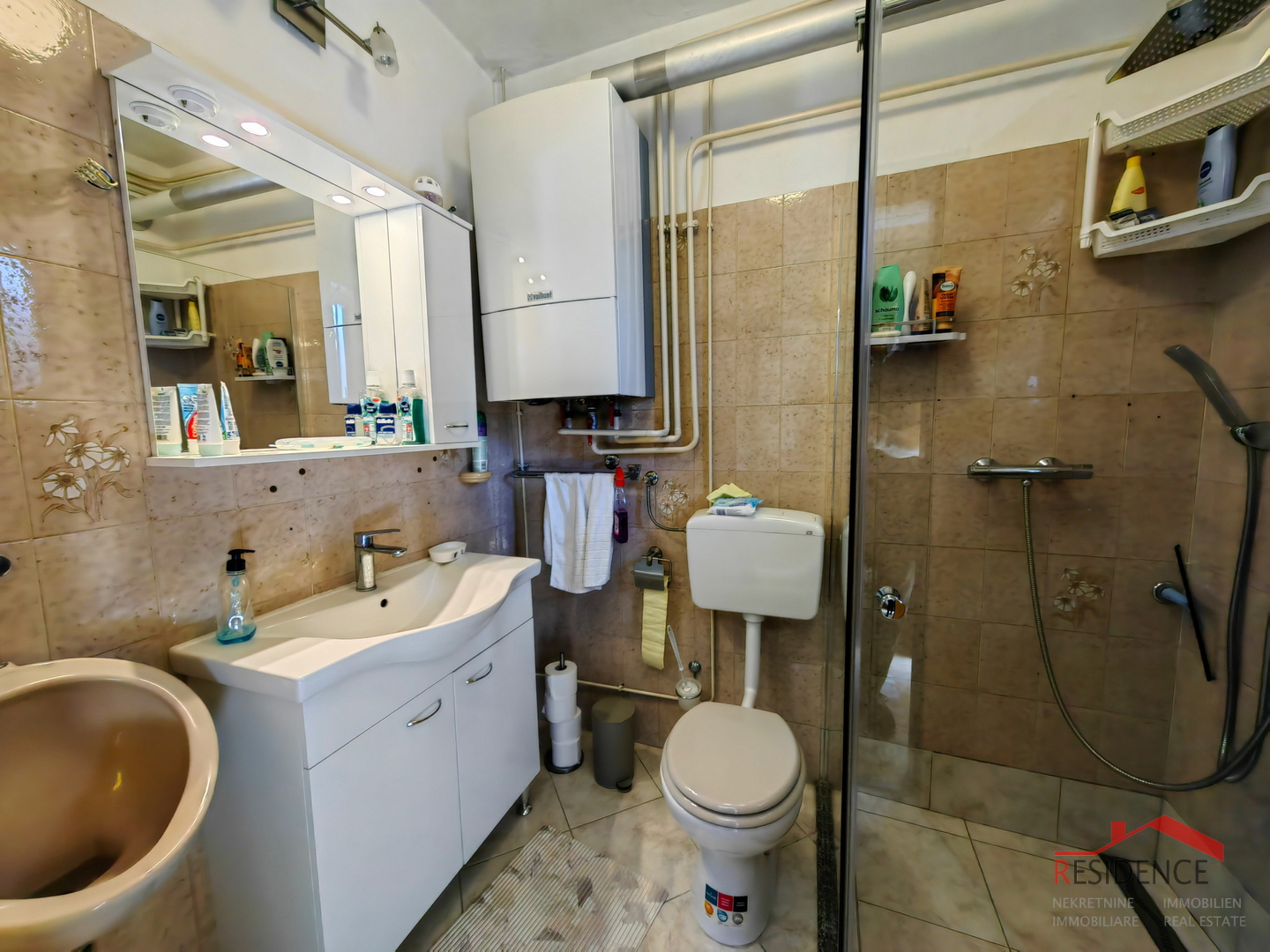 EKSKLUZIVNA PRODAJA KUĆE U BANJOLAMA, POGLED NA MORE