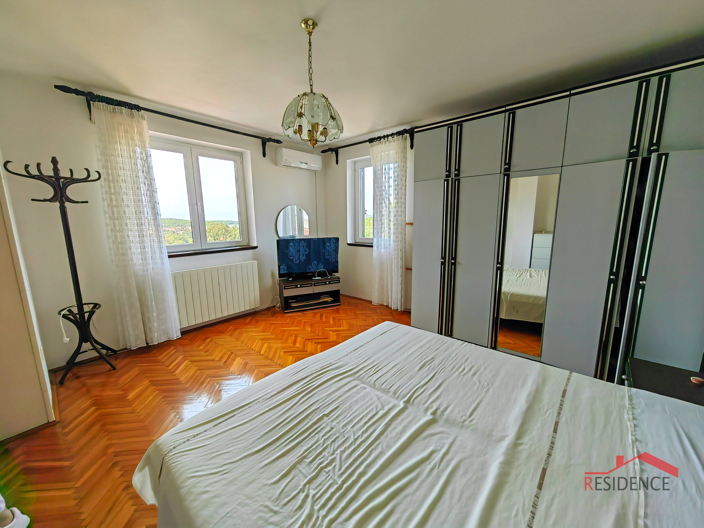 EKSKLUZIVNA PRODAJA KUĆE U BANJOLAMA, POGLED NA MORE