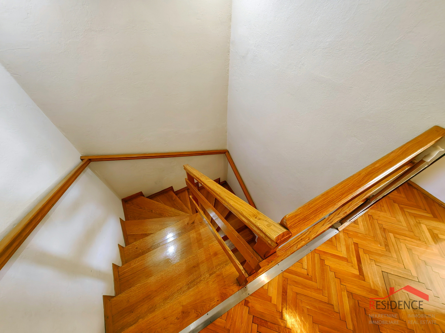 EKSKLUZIVNA PRODAJA KUĆE U BANJOLAMA, POGLED NA MORE