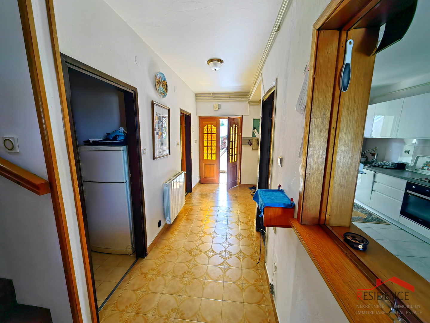 EKSKLUZIVNA PRODAJA KUĆE U BANJOLAMA, POGLED NA MORE