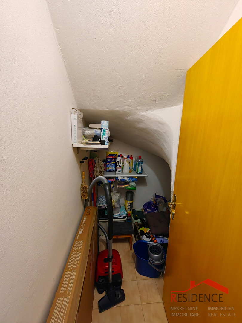 EKSKLUZIVNA PRODAJA KUĆE U BANJOLAMA, POGLED NA MORE