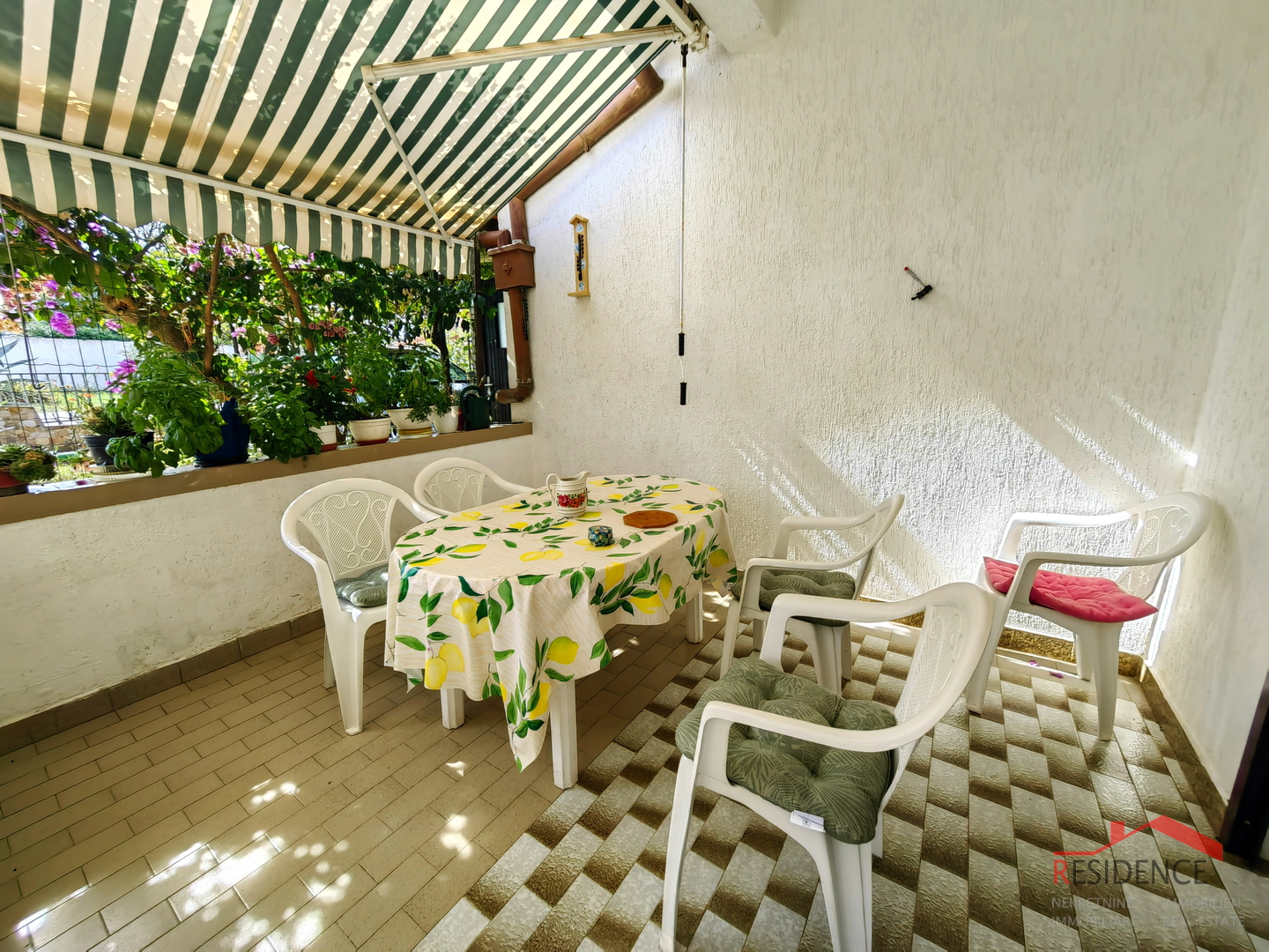 EKSKLUZIVNA PRODAJA KUĆE U BANJOLAMA, POGLED NA MORE