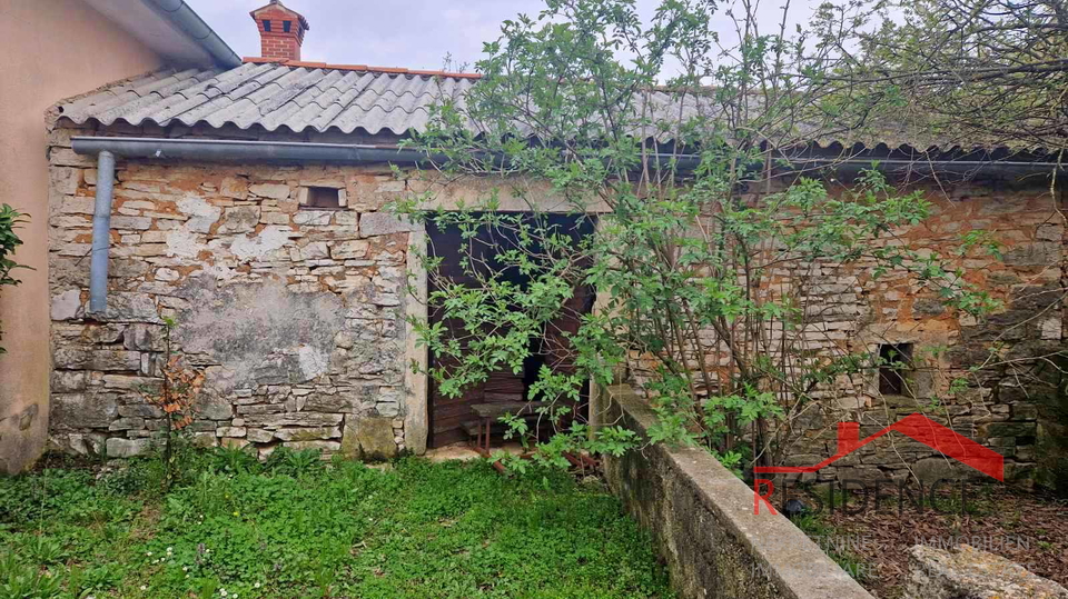 Žminj, old stone house for renovation