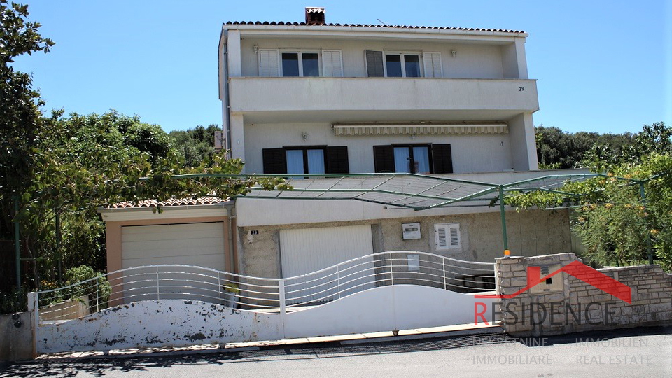 House in Pješčana Uvala