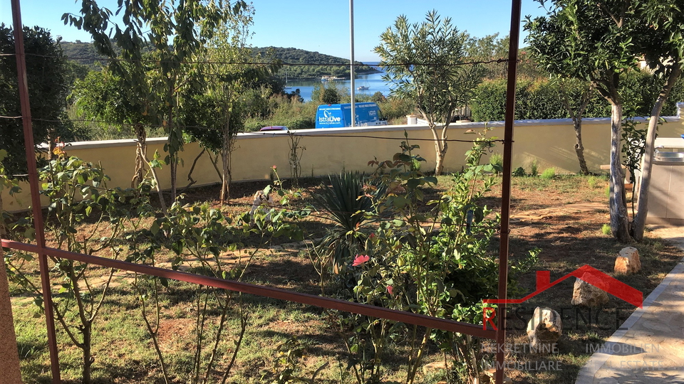 Banjole, Haus mit einem schönen Meerblick, nahe dem Meer