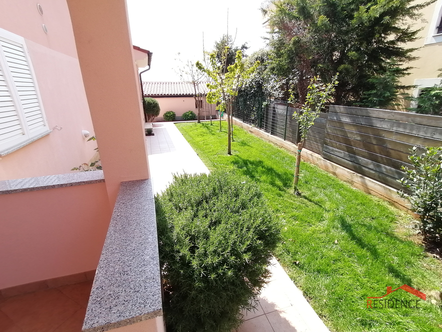 Samostojeća kuća u Premanturi s pogledom na more