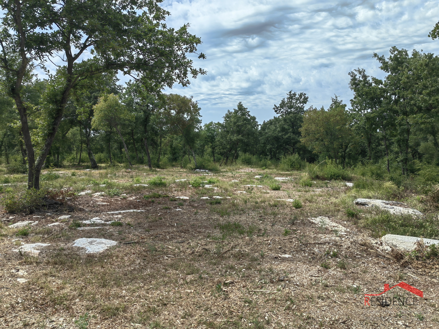 Bale, poljoprivredno zemljište na mirnoj lokaciji