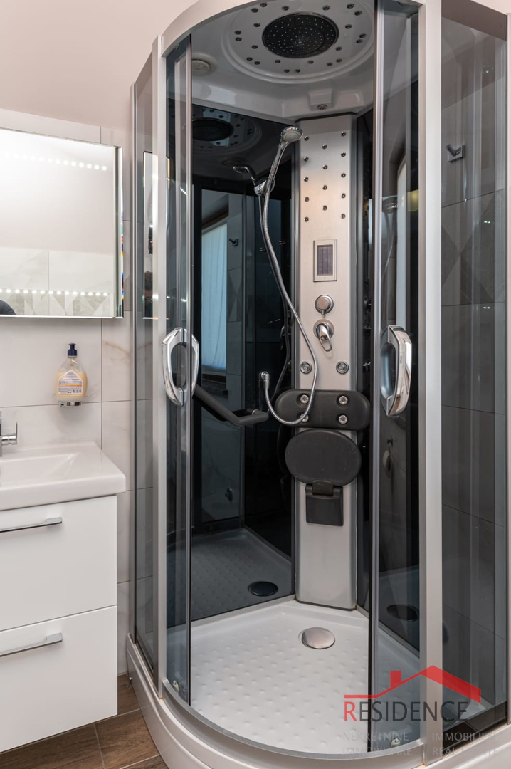 Banjole, Volme, Wohnung im 1. Stock in der Nähe des Meeres